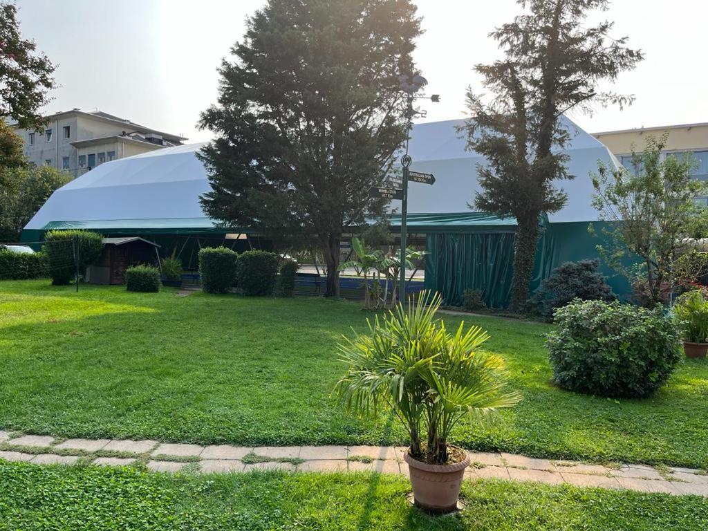 Hotel Sporting Brugherio Exterior foto