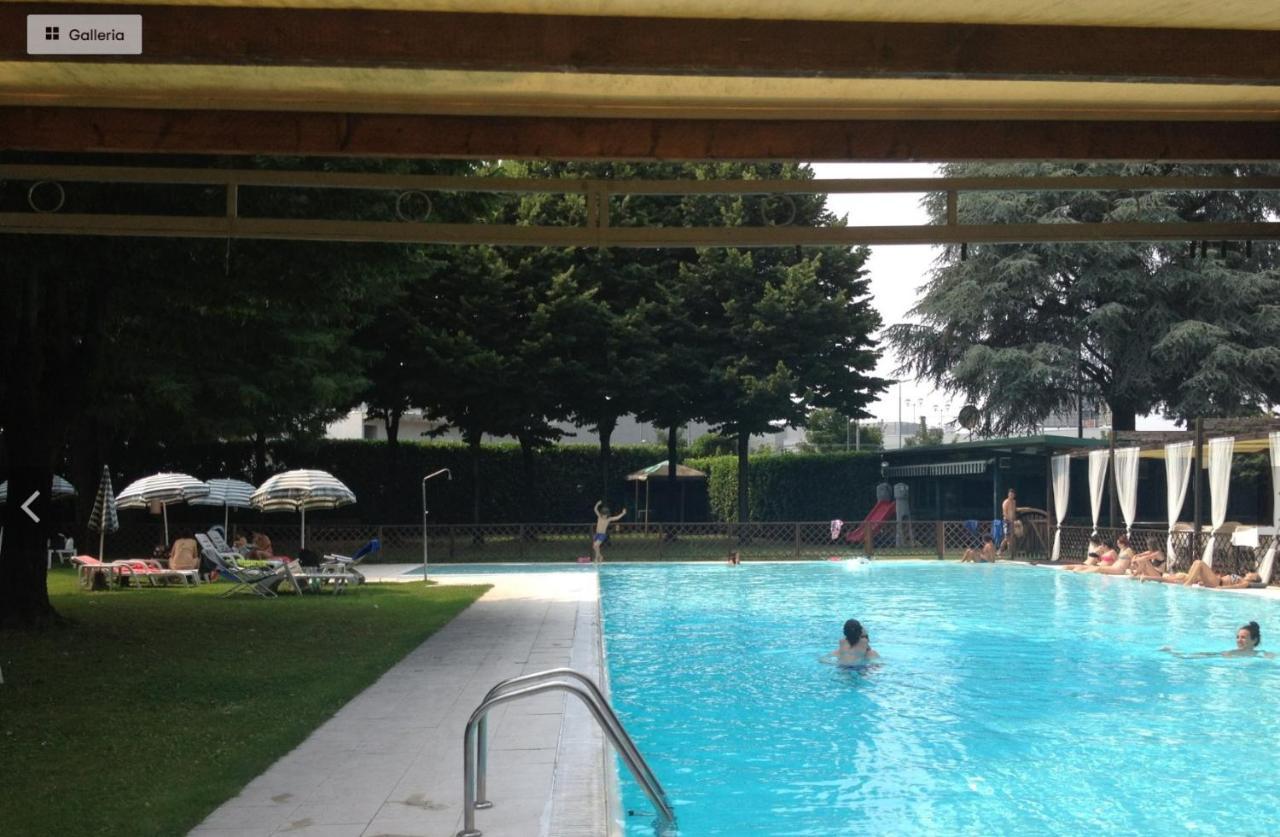 Hotel Sporting Brugherio Exterior foto