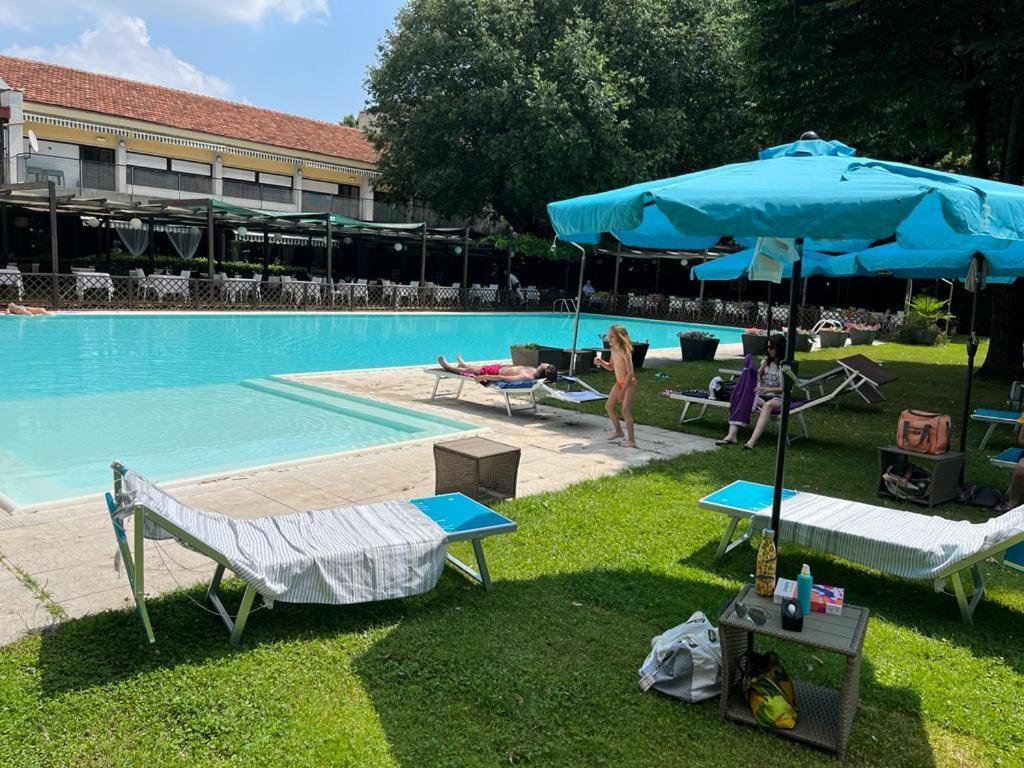 Hotel Sporting Brugherio Exterior foto